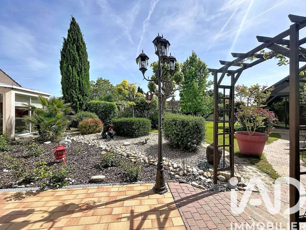 Maison 156 m² à Tournan-En-Brie  - photo 3
