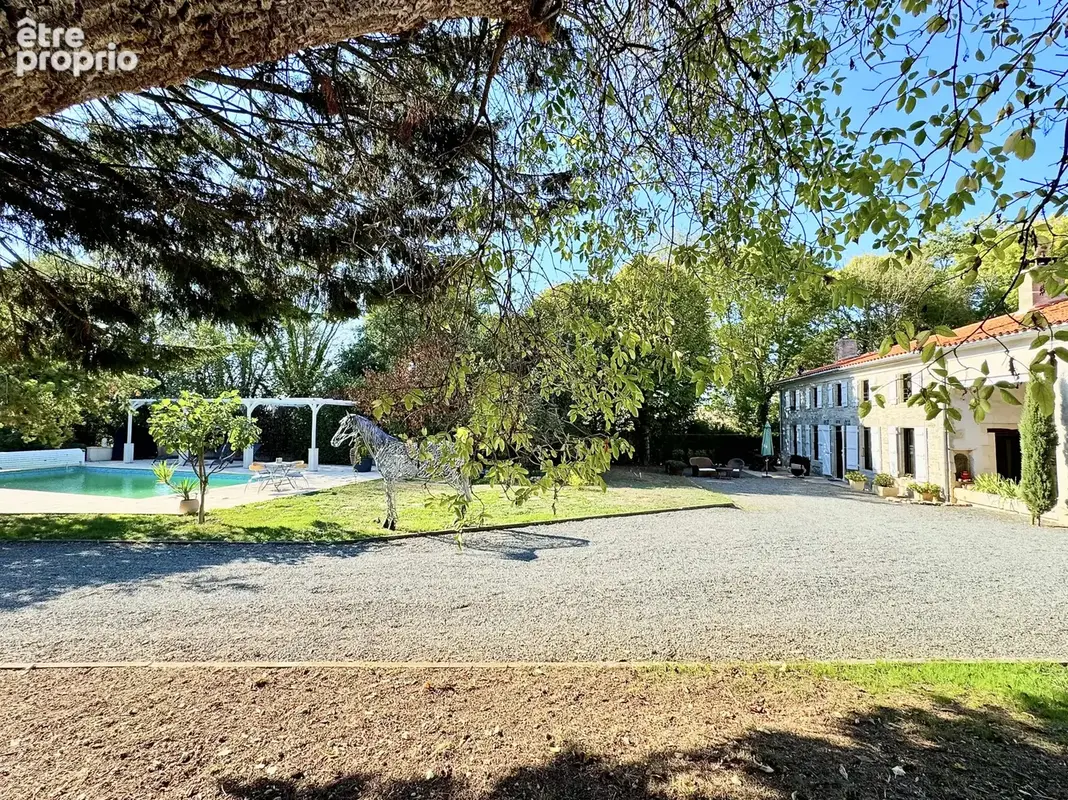 Propriété de caractère - 2 maisons, piscine et parc arboré - photo 18