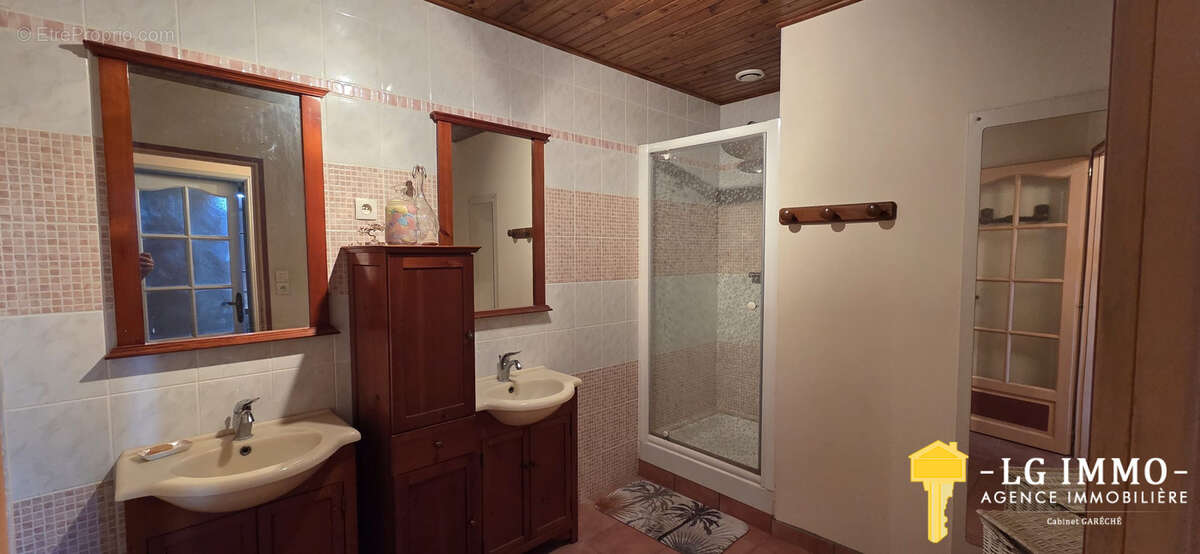 Maison charentaise 206 m2, 5 chambres, grandes dépendances, jardin - photo 25
