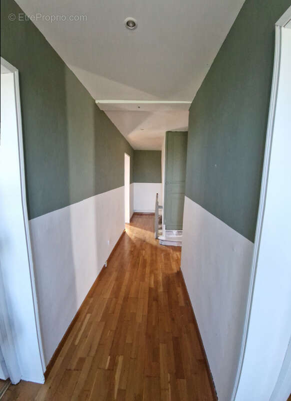 SEMI PLAIN PIED INDIVIDUEL rénové de 175 m2, 5 chambres voir+, garage et jardin sur Sailly Labourse - photo 12