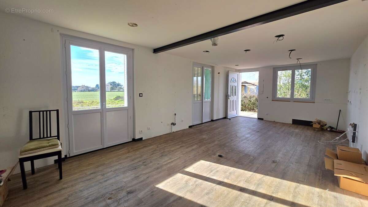 Maison à CHATENOY-LE-ROYAL