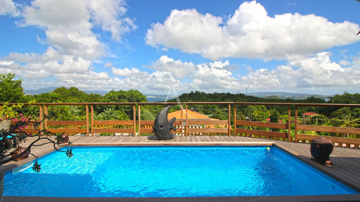 Maison à LES TROIS-ILETS