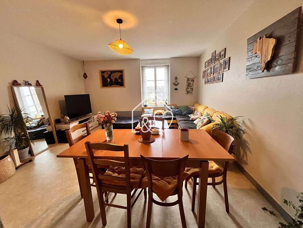 Appartement à INDRE