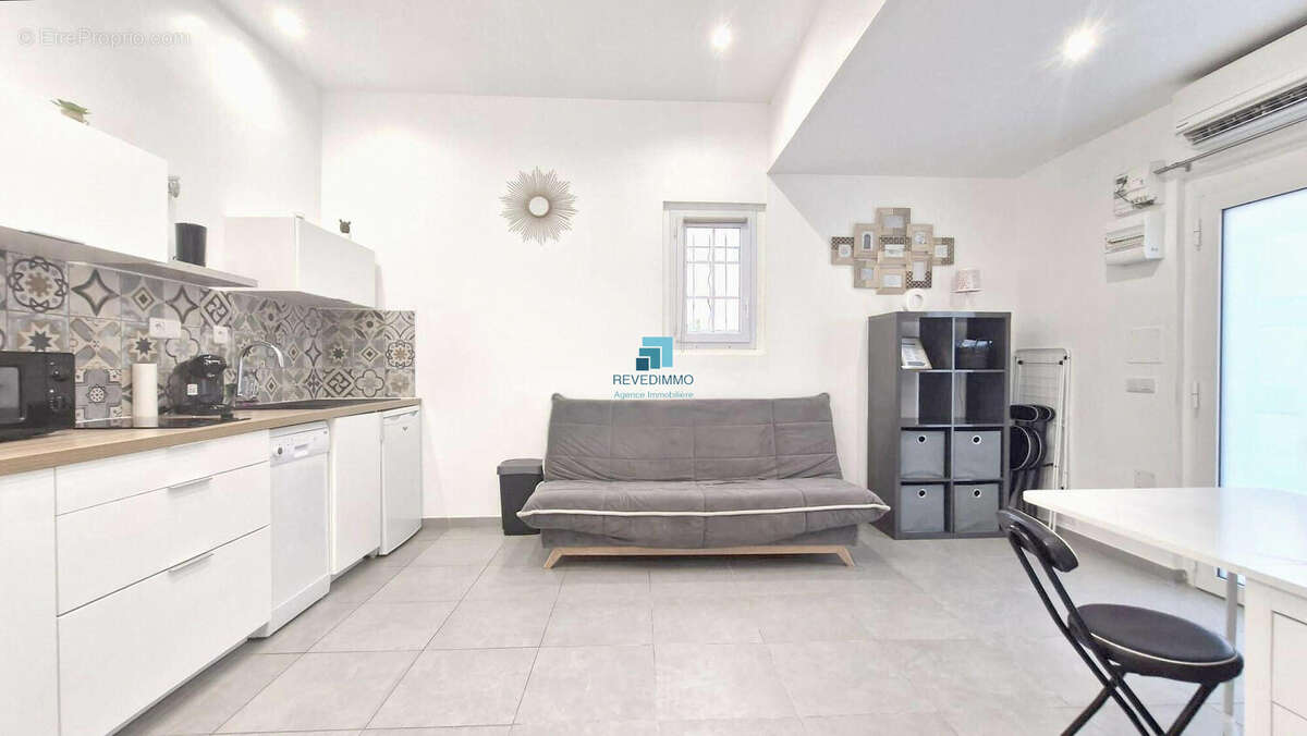 Appartement à ROQUEBRUNE-SUR-ARGENS