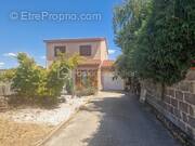 Maison à SURY-LE-COMTAL