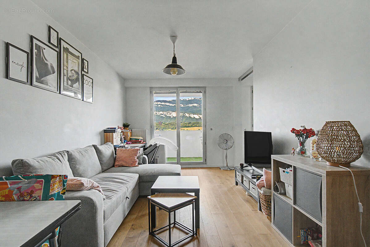 Appartement 2 pièces dernier étage - 37.65 m² - balcon et cave - photo 1