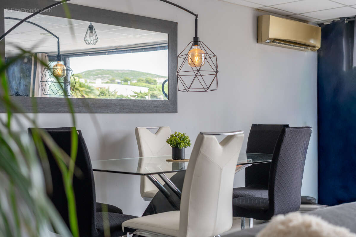 Commerce à CARRY-LE-ROUET