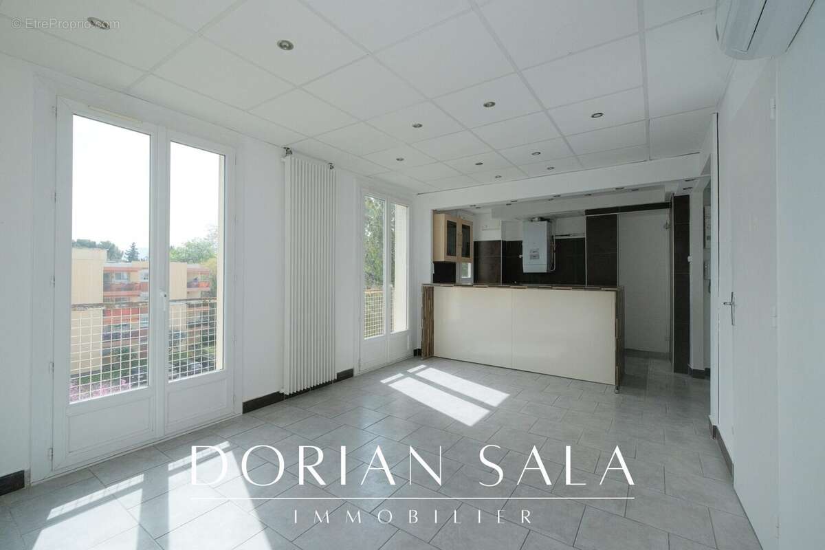 Appartement 61 m² à Marseille-9e  - photo 3