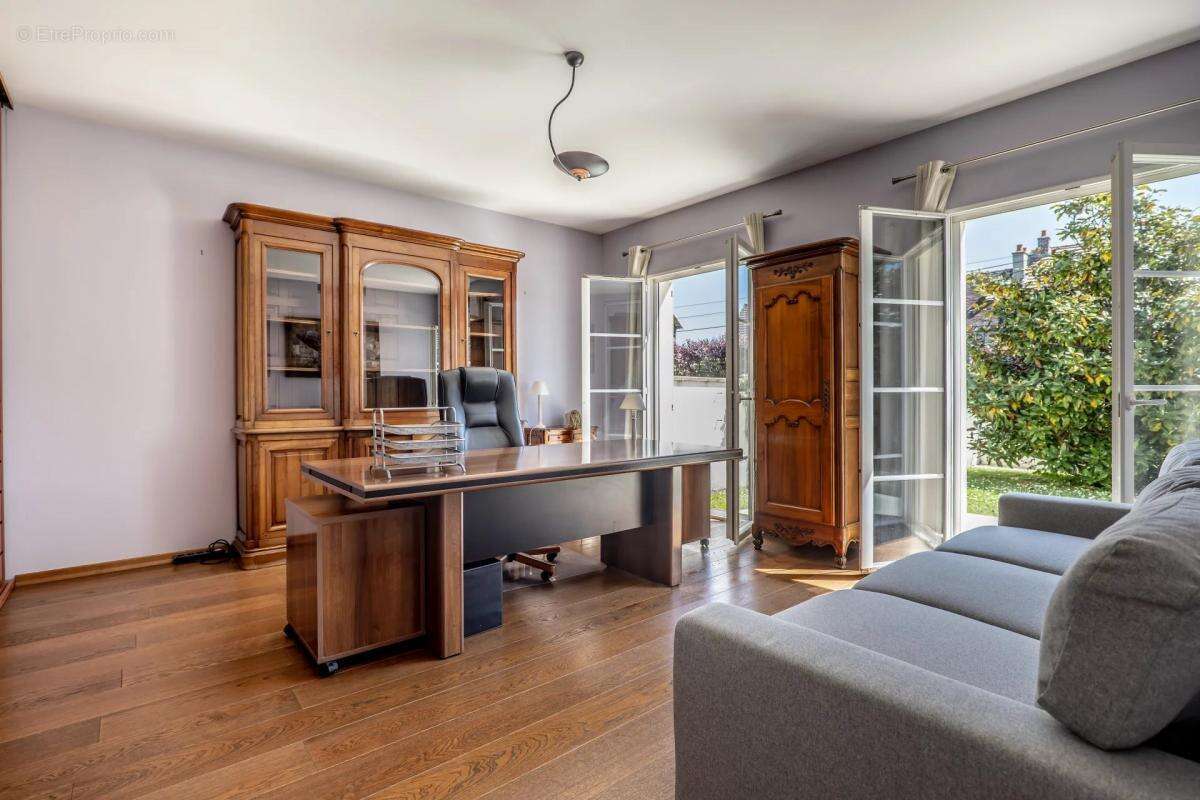 Maison à VILLENEUVE-LE-COMTE