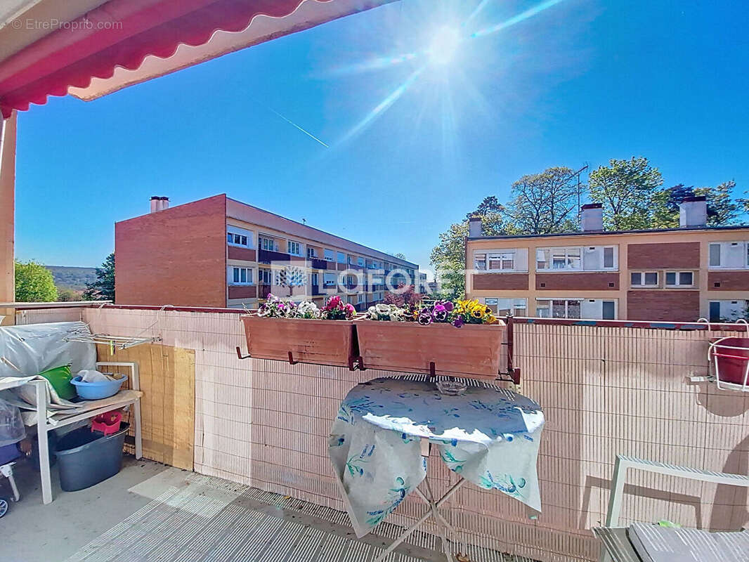 Appartement à VERNEUIL-SUR-SEINE