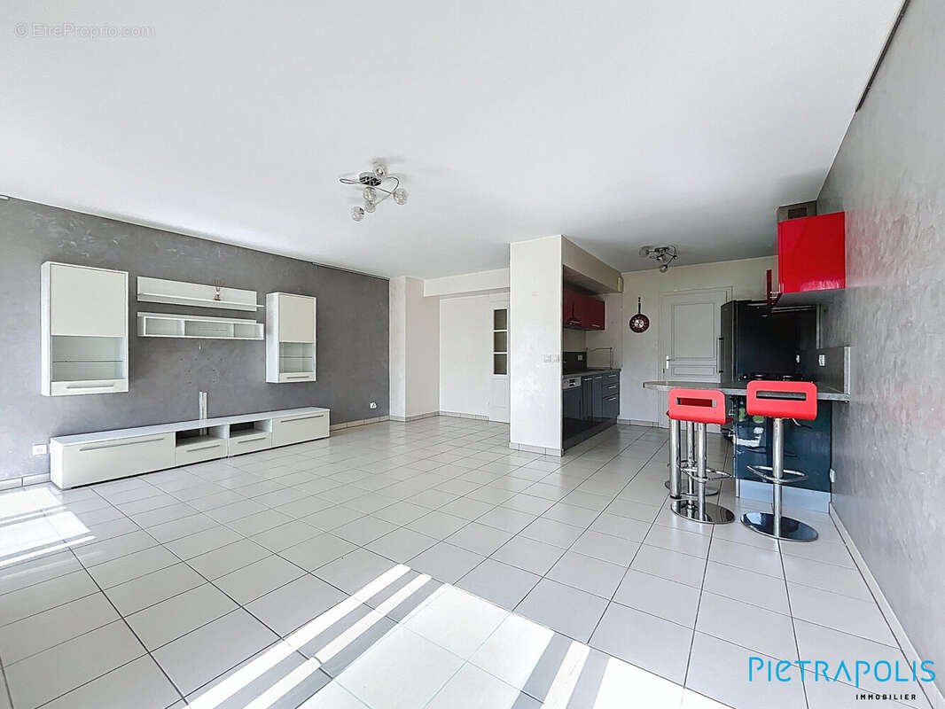 Appartement à CESSY