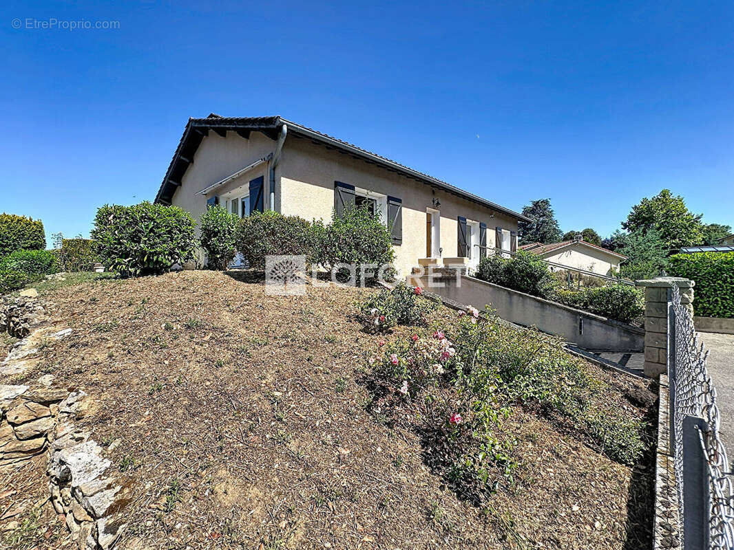 Maison familiale de 123 m² avec sous-sol complet sur terrain de 905 m² ? Messimy-sur-Saône - photo 13