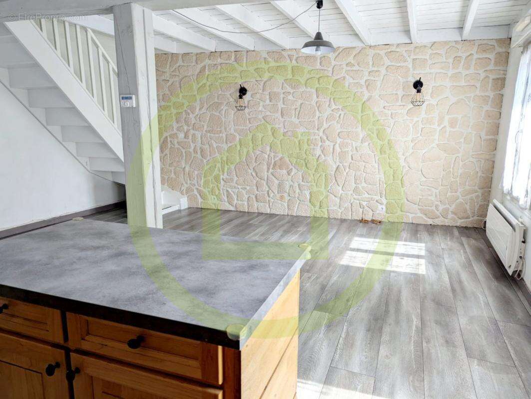 Maison à MERY-SUR-OISE