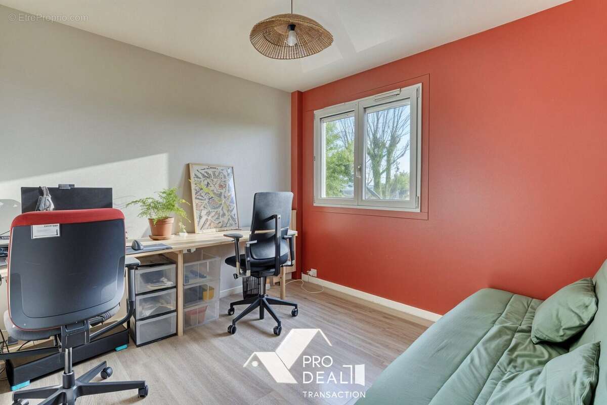 Appartement 77 m² à Meyzieu  - photo 8