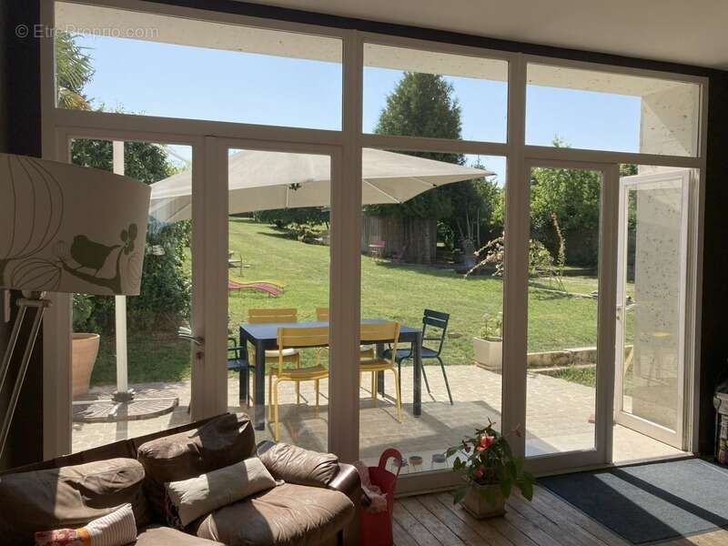 À VENDRE – BARBEZIEUX-SAINT-HILAIRE (16) – Propriété de caractère - cœur de ville - photo 12