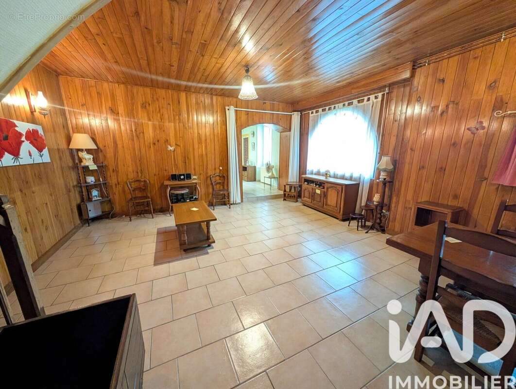 Photo 9 - Maison à LUSSAC-LES-CHATEAUX