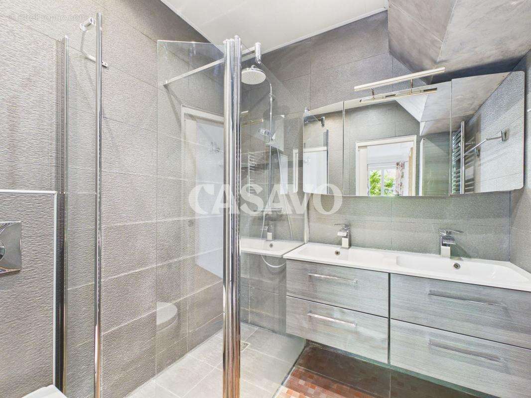 Appartement à PARIS-10E