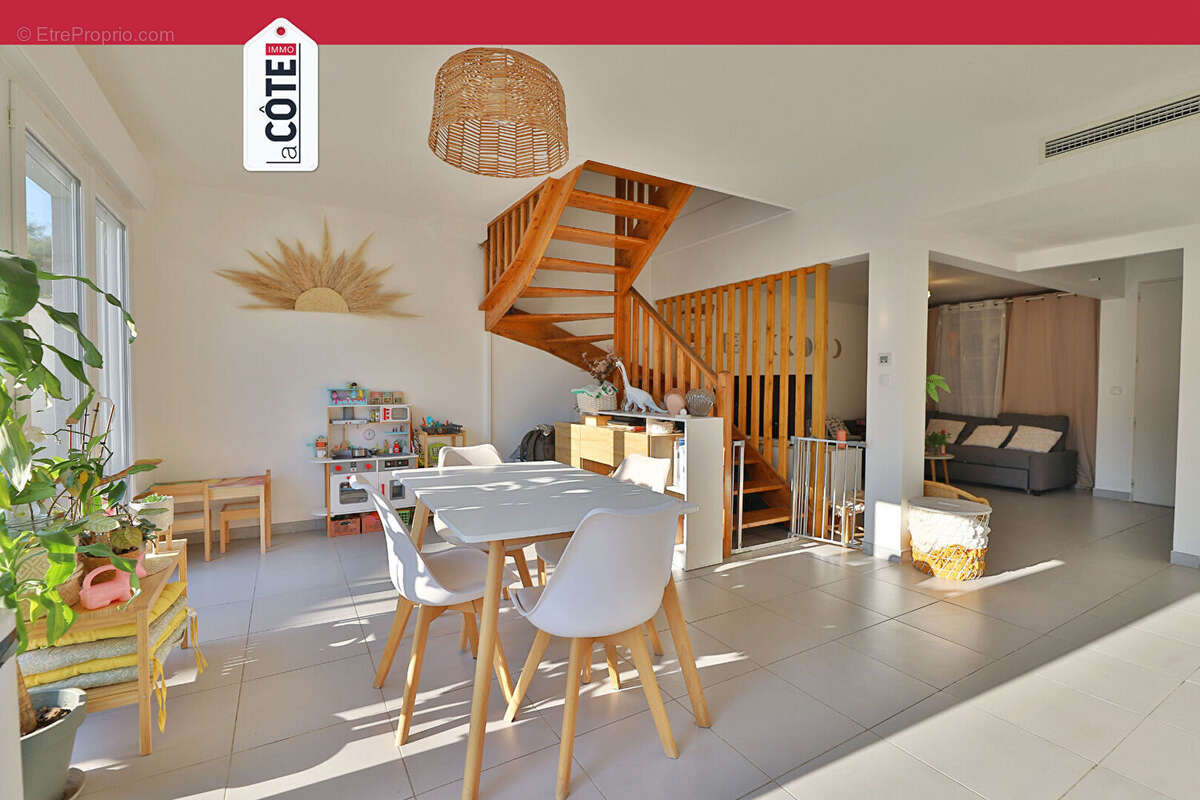 Maison à CHATEAUNEUF-LES-MARTIGUES