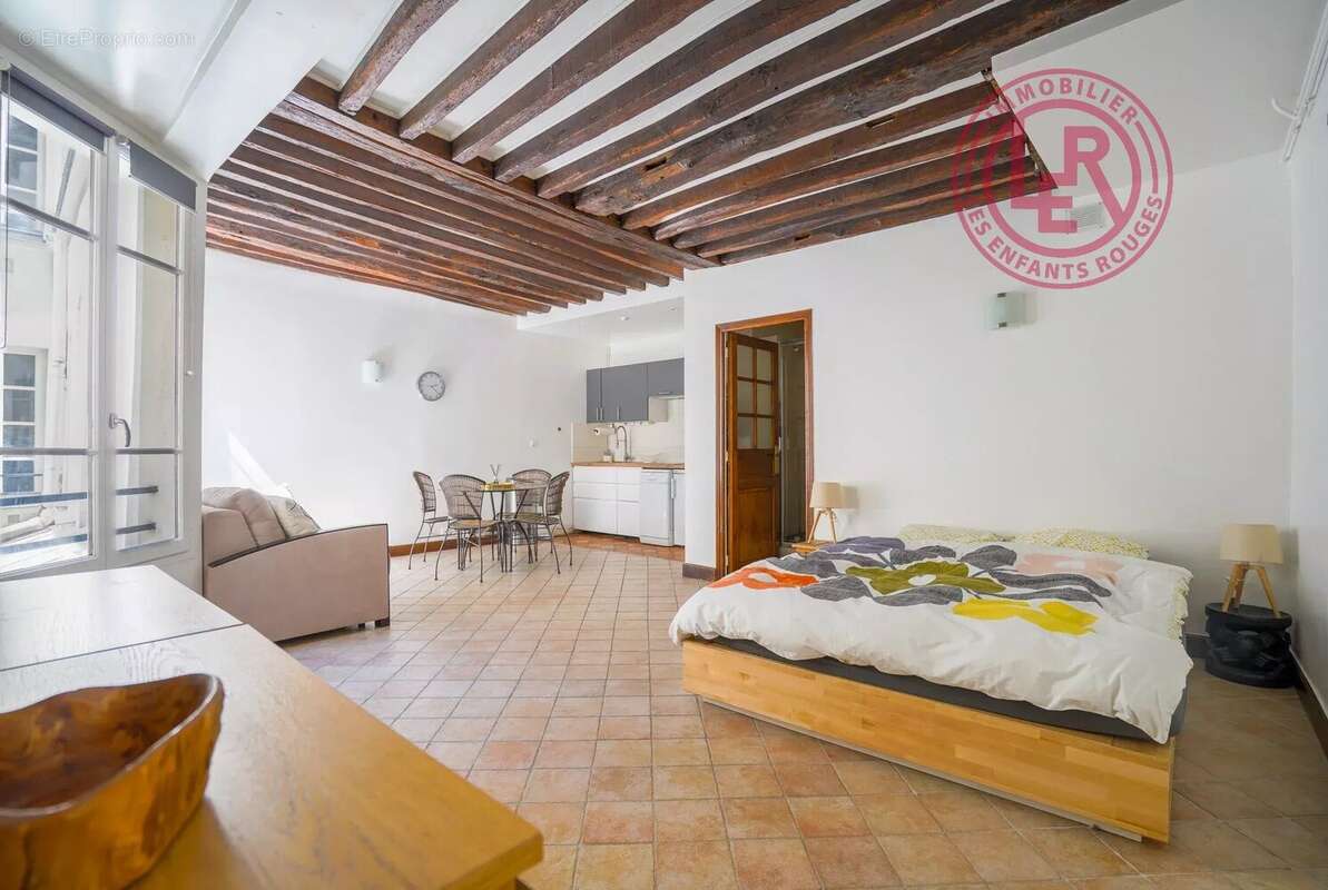 Appartement à PARIS-3E
