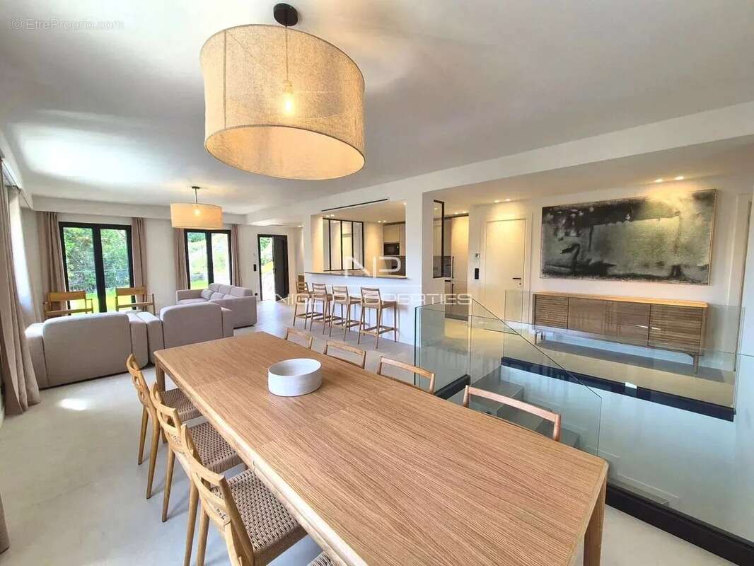 Nice Gairaut,  belle villa niçoise rénovée, piscine et garages - photo 6