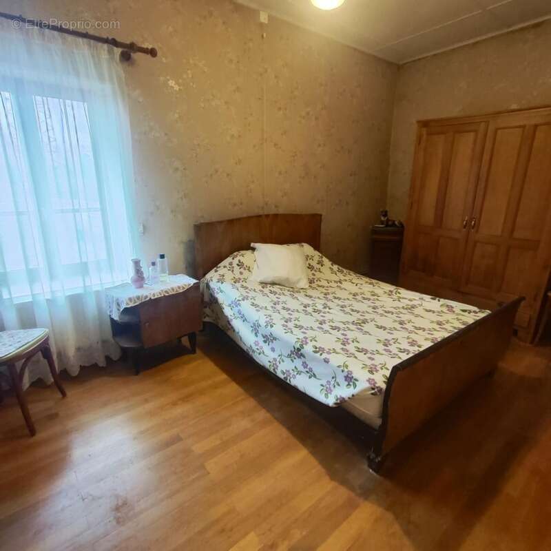 Maison à LA BATIE-MONTGASCON