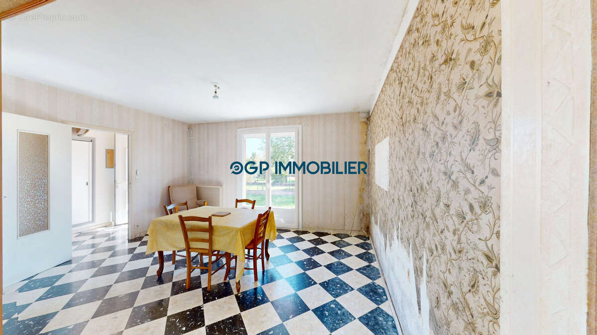 Maison à LA SALVETAT-SAINT-GILLES