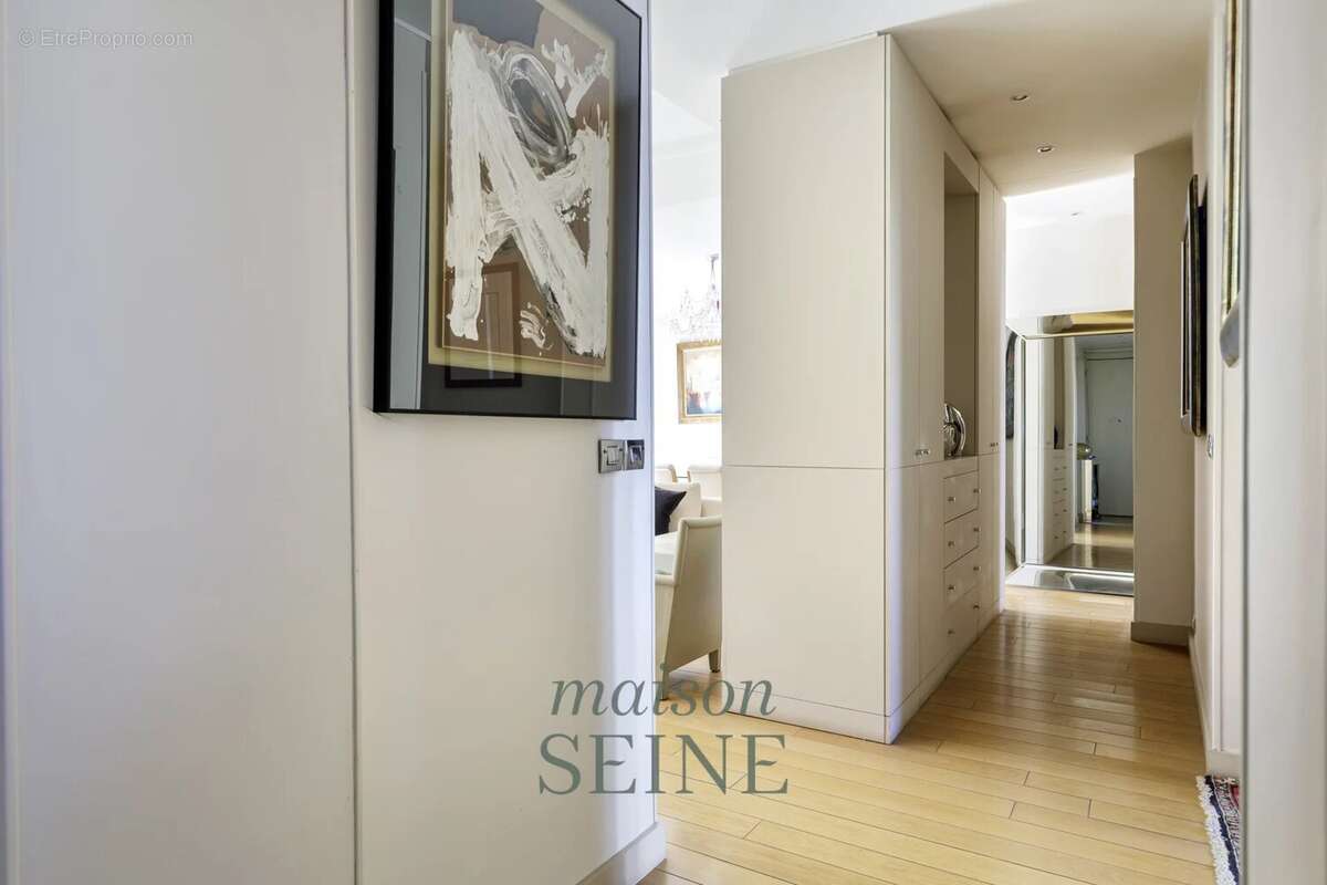 Appartement à NEUILLY-SUR-SEINE