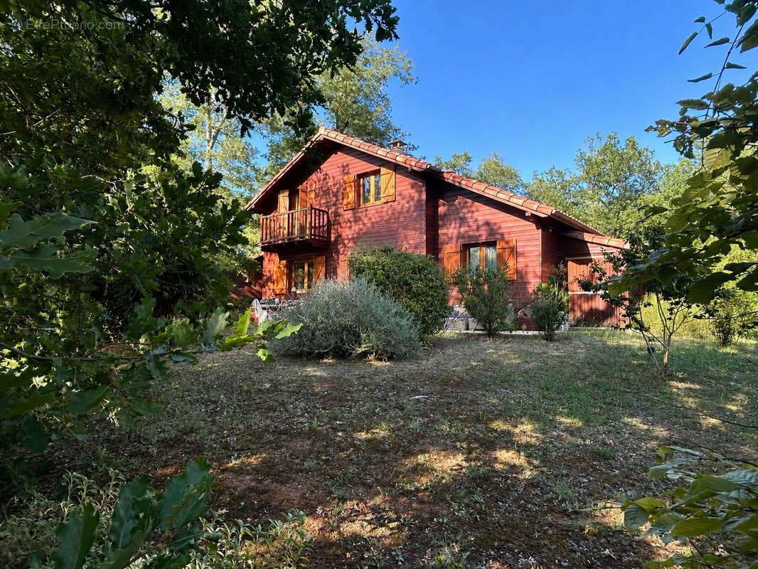 Maison à LACHAPELLE-AUZAC