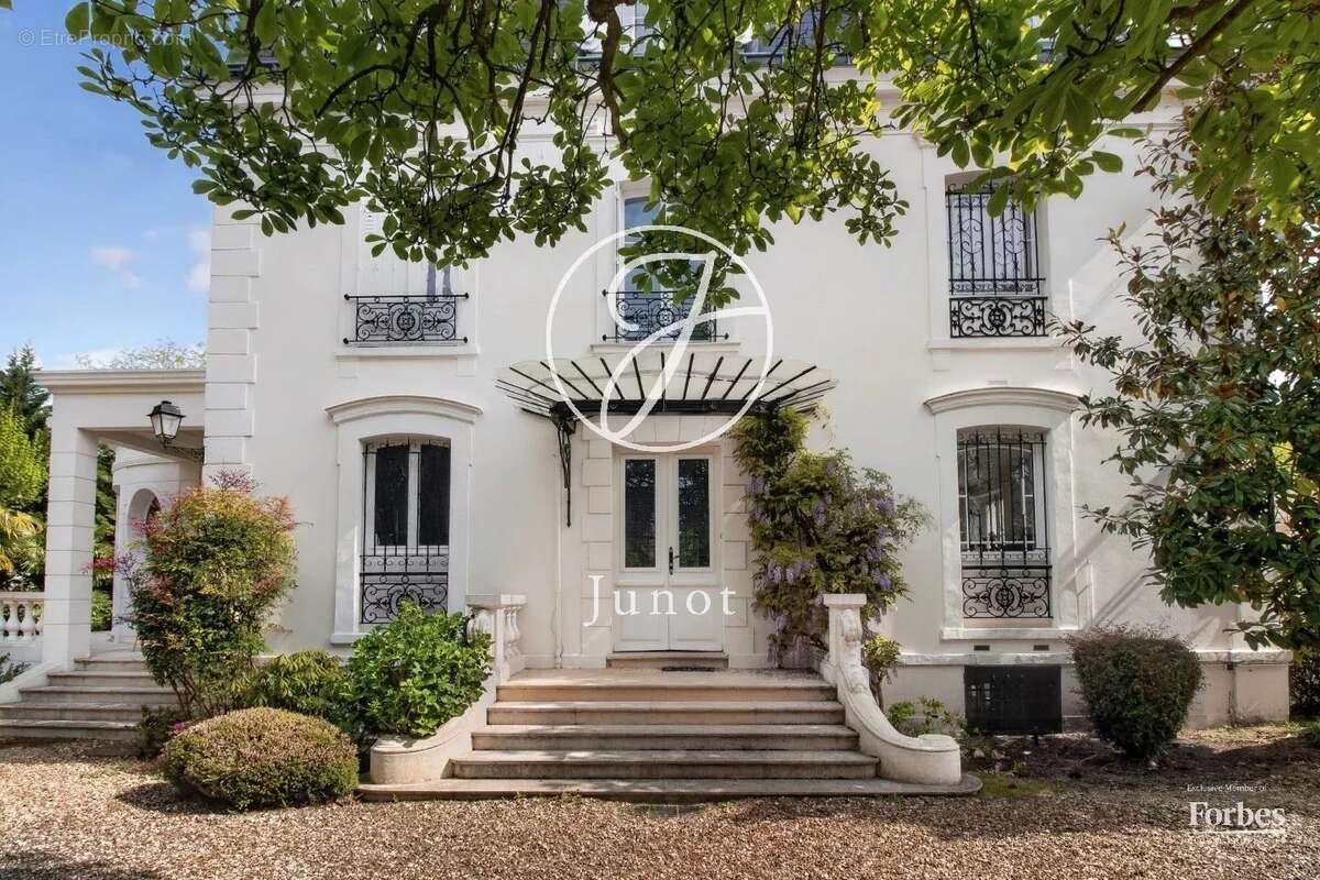 Maison à LE VESINET