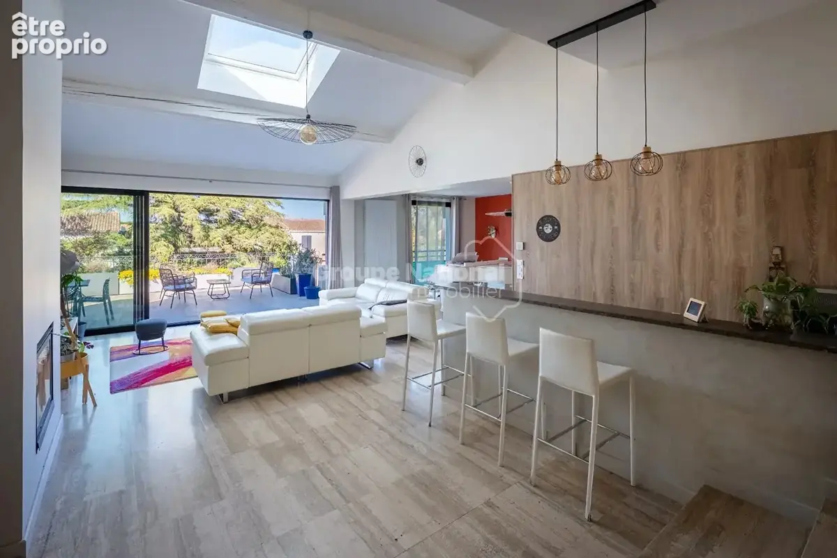 À vendre eyragues propriété de 398 m² avec 3 gîtes en activité, piscine , garages - photo 3