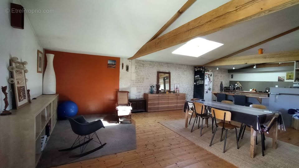 Maison Thaire 6 pièce(s) 236 m2  +  Garage 95 m² - photo 7