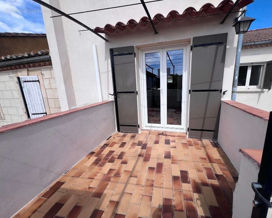 Appartement à FOURQUES
