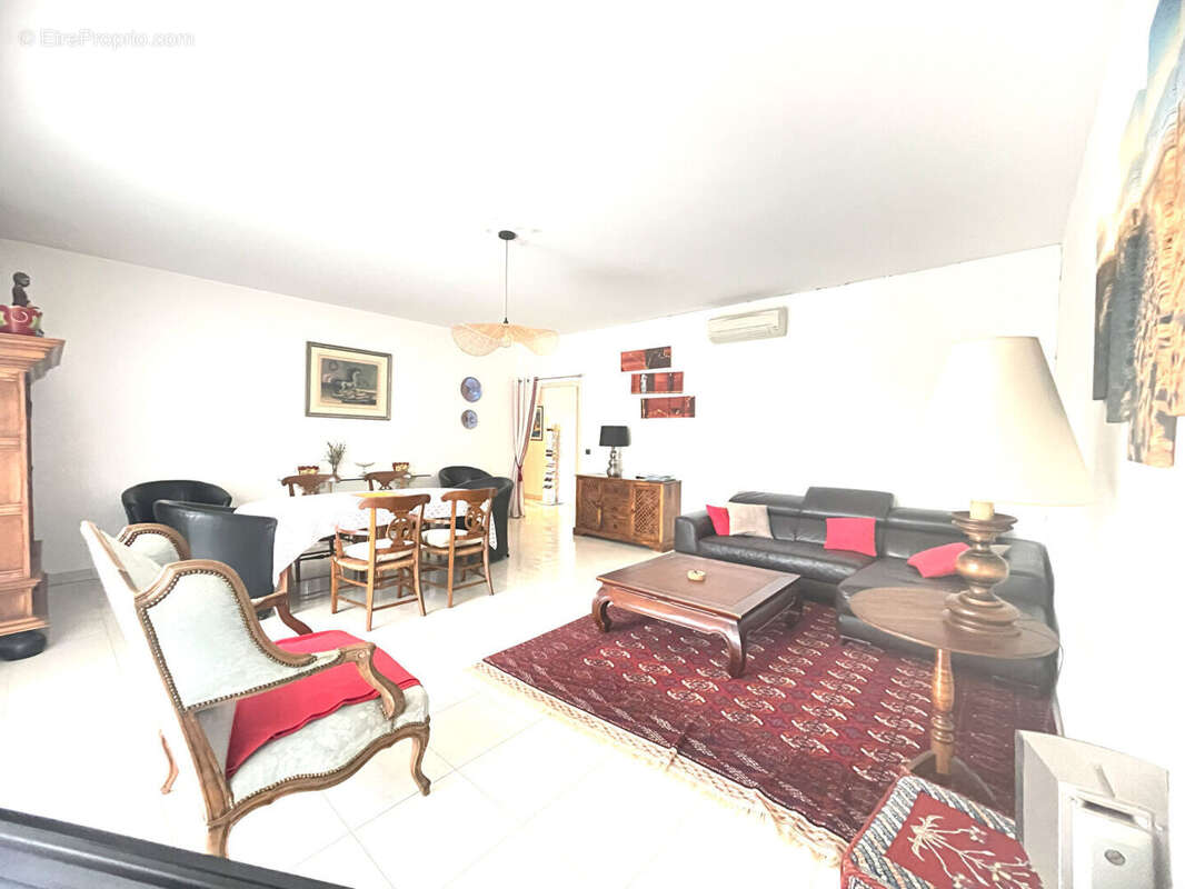 Appartement à SAINT-CYR-SUR-MER