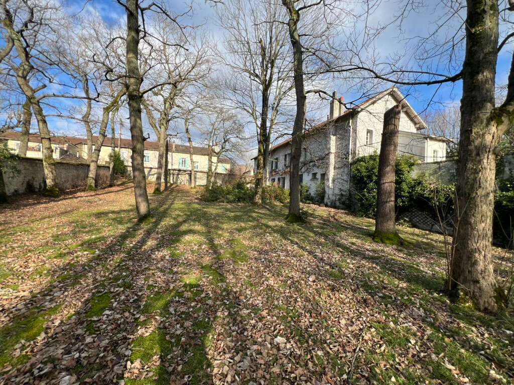 Maison à BEAUCHAMP