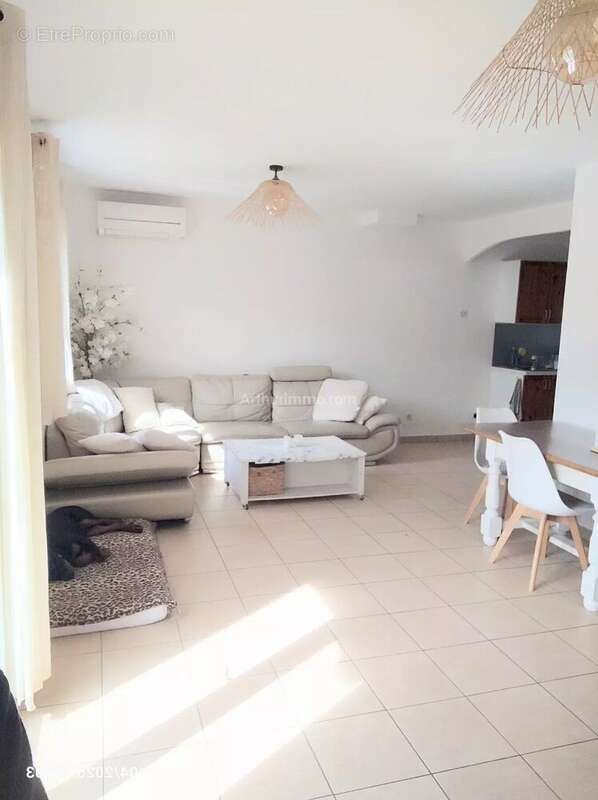 Maison à ENTRECASTEAUX