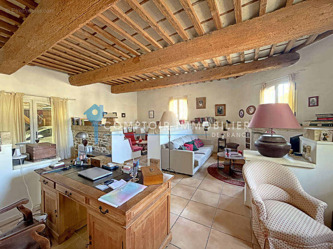 À Vendre- Maison Vigneronne 225 M2 - 7 pièces - photo 2