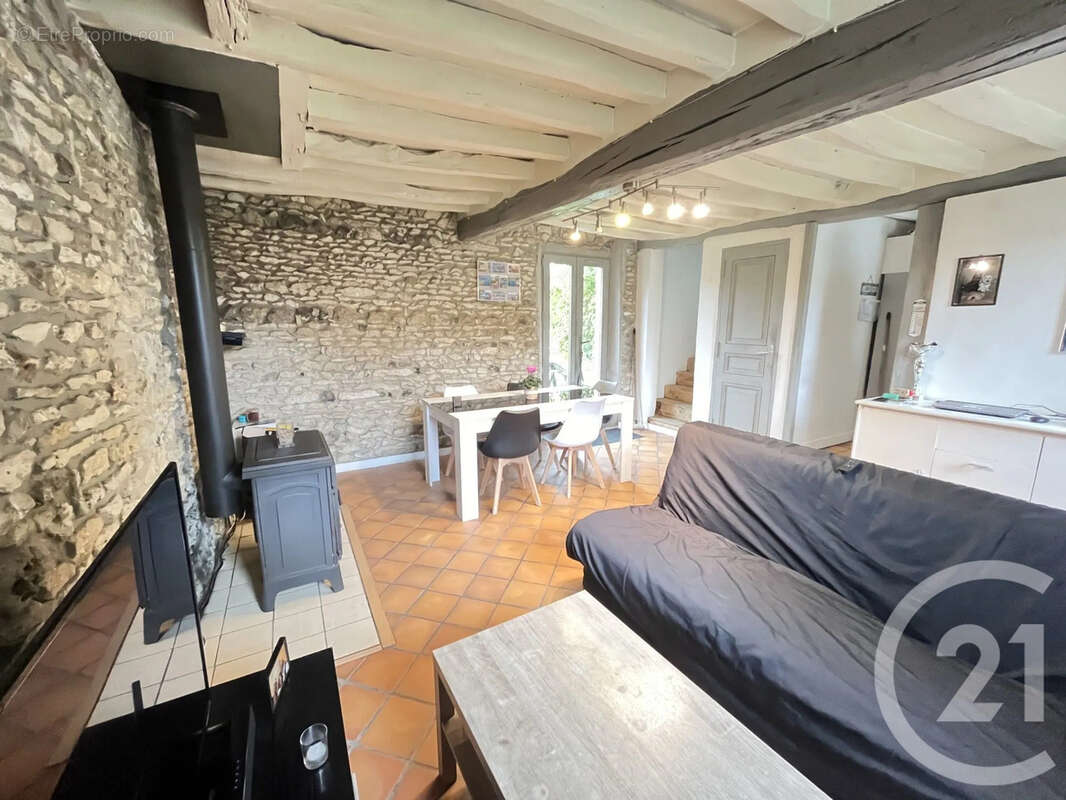 Maison à CIVIERES