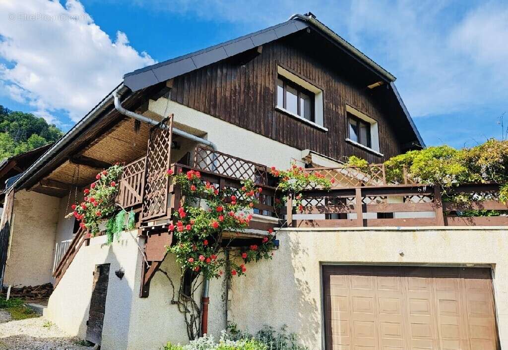 Maison à CHAPEIRY