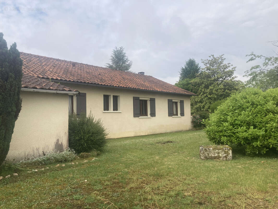 Dordogne - La Tour Blanche - Maison indépendante - 125 m2 - deux chambres - terrain 1300m2 - photo 2