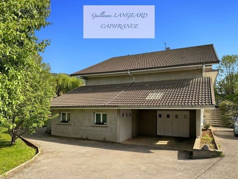 Groissiat (01) - maison spacieuse 6 pièces – 163 m² – terrain 1763 m² - photo 4