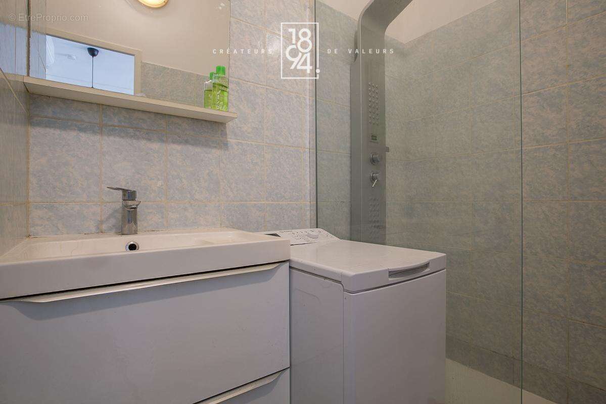 Appartement à MARSEILLE-2E