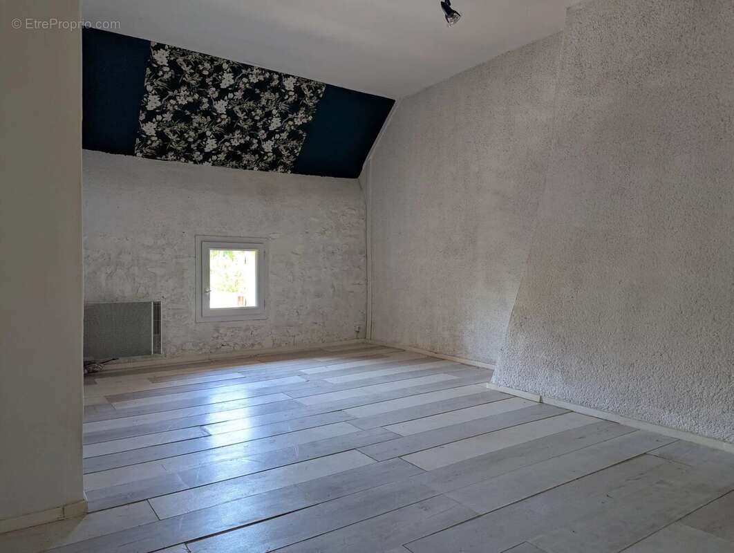 Maison à COULONGES