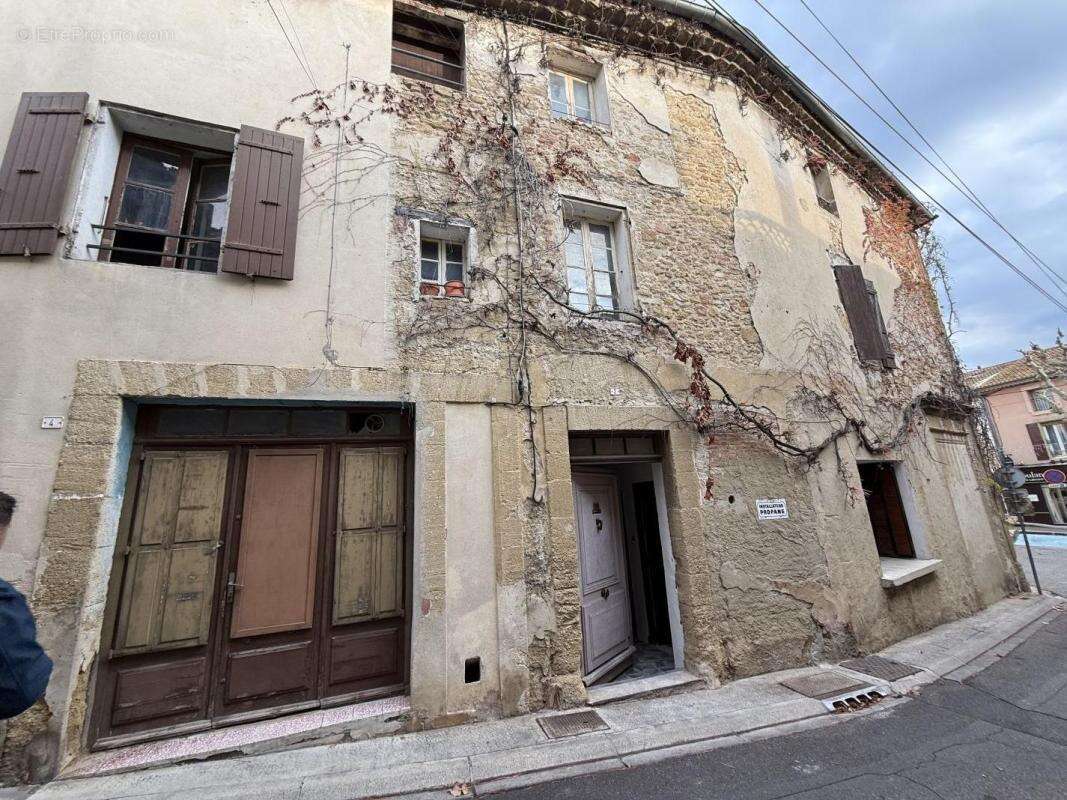 Appartement à COURTHEZON