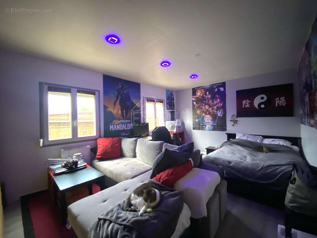 Maison à LIMETZ-VILLEZ