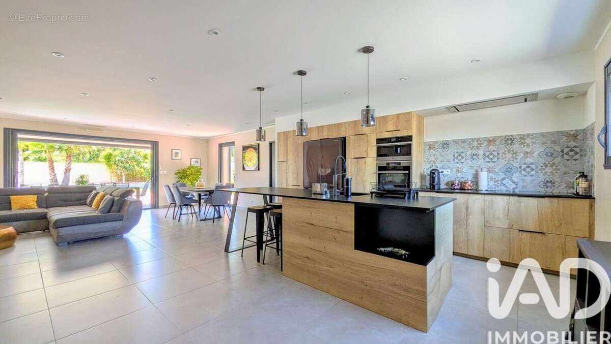Maison 136 m² à La Crau  - photo 8