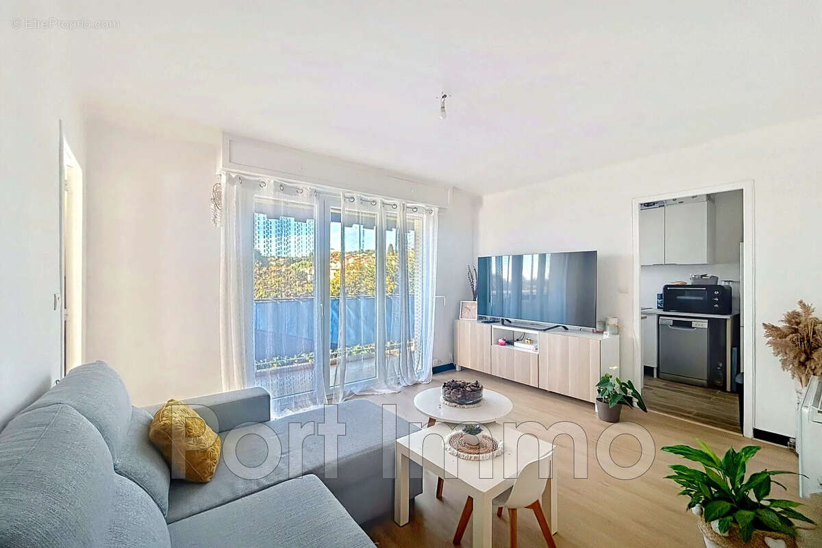 Appartement à VILLENEUVE-LOUBET