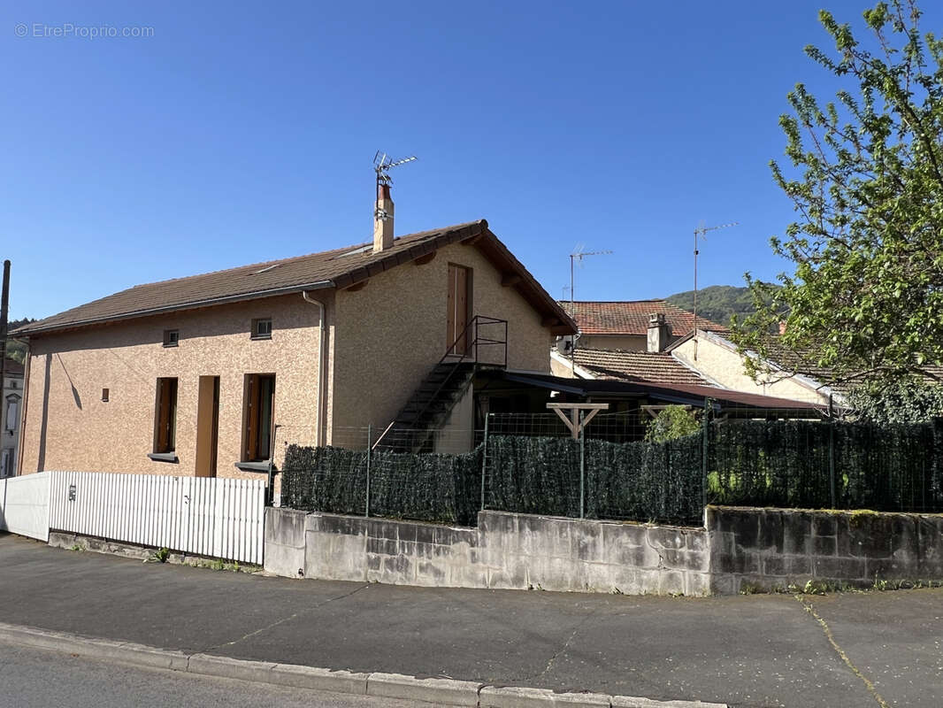 Maison à RETOURNAC