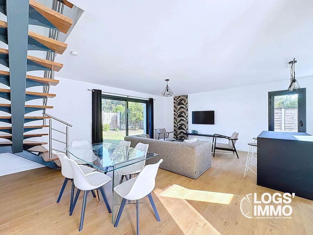 Maison à VILLENAVE-D&#039;ORNON