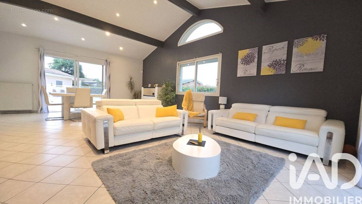 Photo 1 - Maison à VILLENAVE-D'ORNON