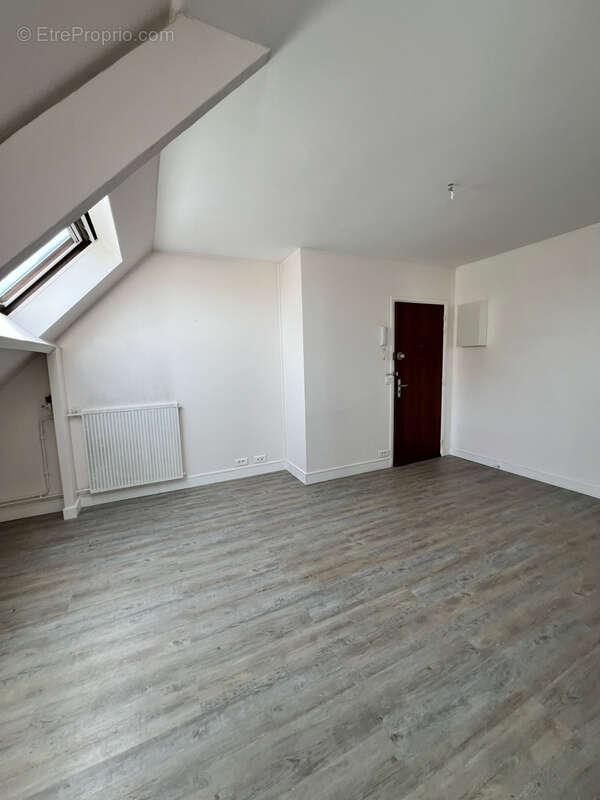 Appartement à SAINTE-GENEVIEVE-DES-BOIS